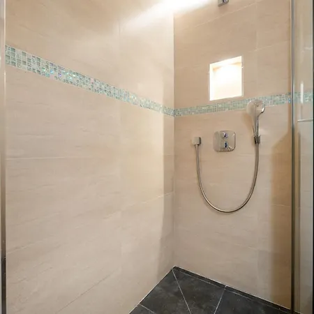 Apartamento 'la Du Casino' Plein Centre, Acces Menton