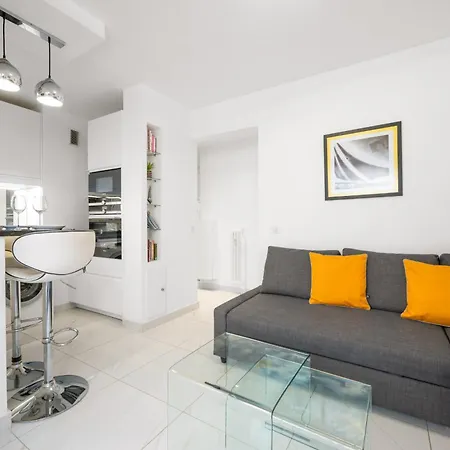 Apartamento 'la Du Casino' Plein Centre, Acces Menton